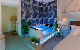 Mazzini Luxury Jacuzzy Suite Catania